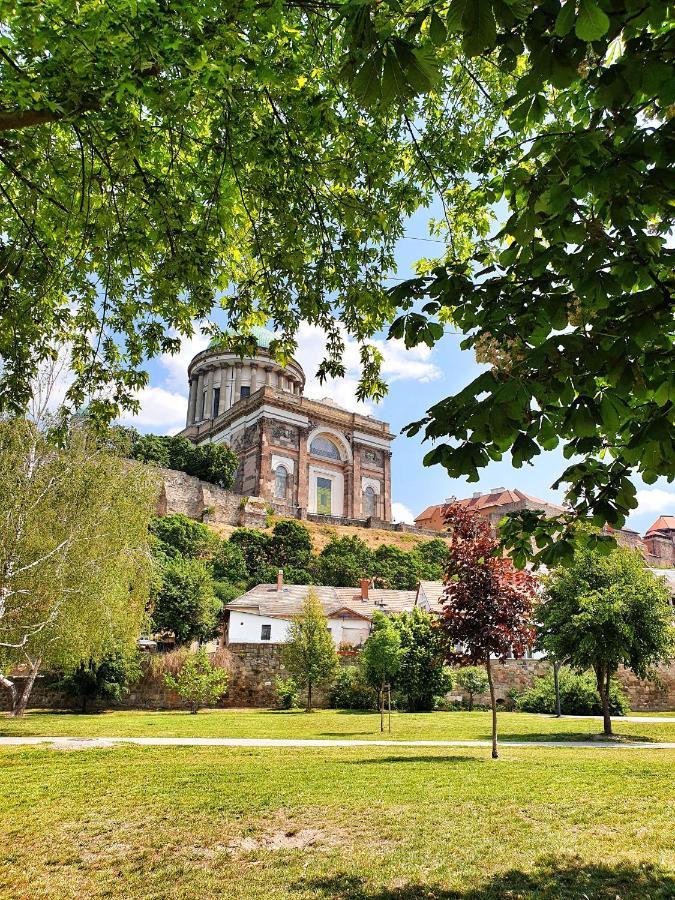 Danubia Apartman Esztergom Esterno foto