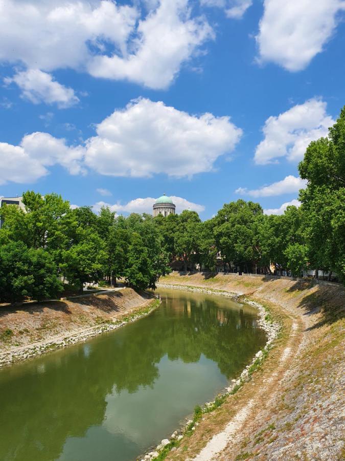 Danubia Apartman Esztergom Esterno foto