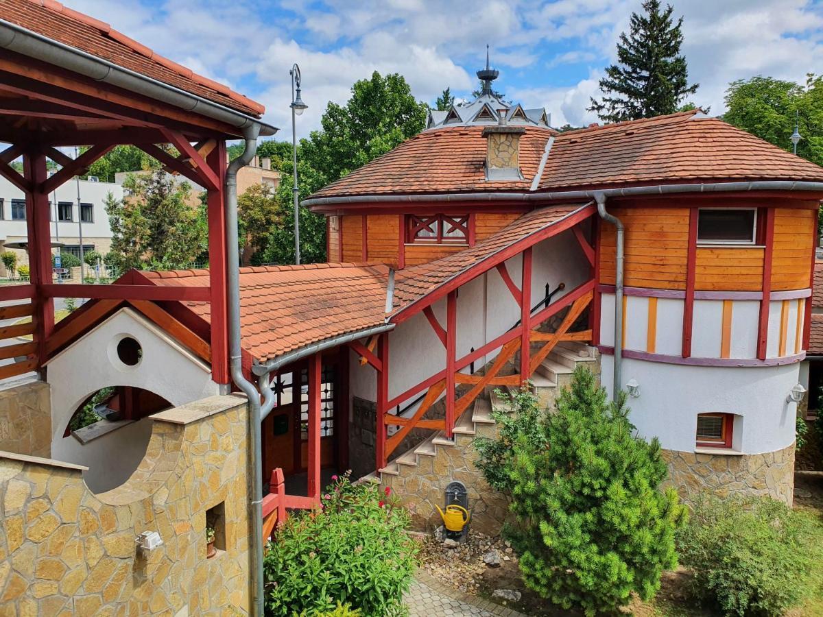 Danubia Apartman Esztergom Esterno foto