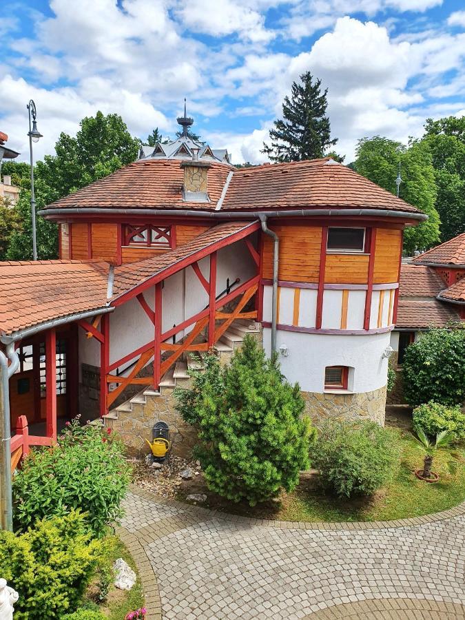 Danubia Apartman Esztergom Esterno foto