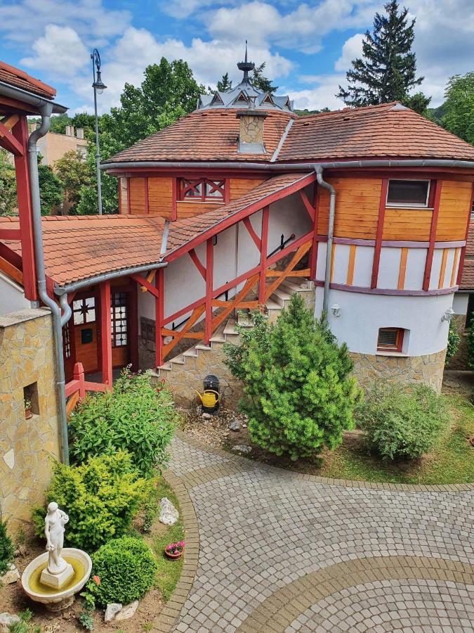Danubia Apartman Esztergom Esterno foto