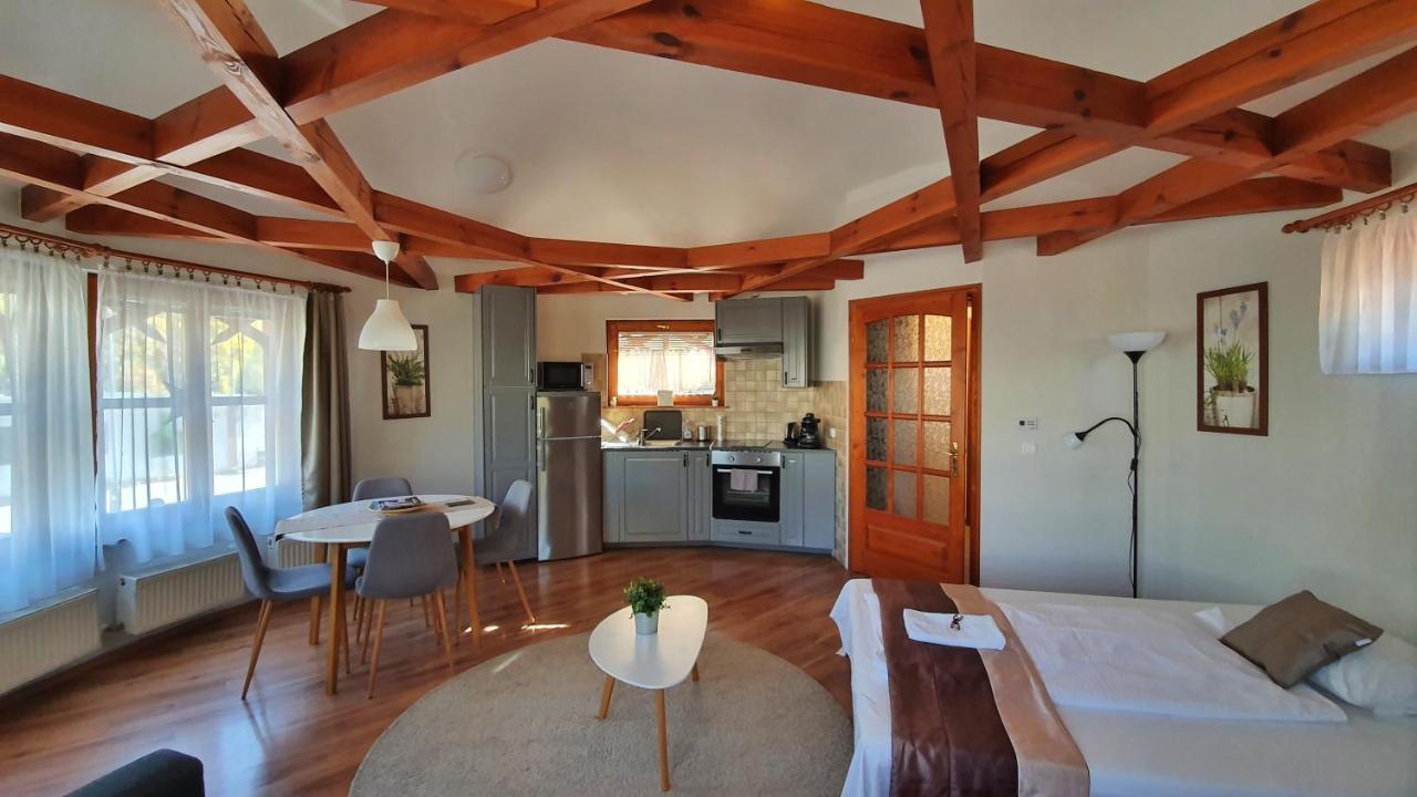 Danubia Apartman Esztergom Esterno foto