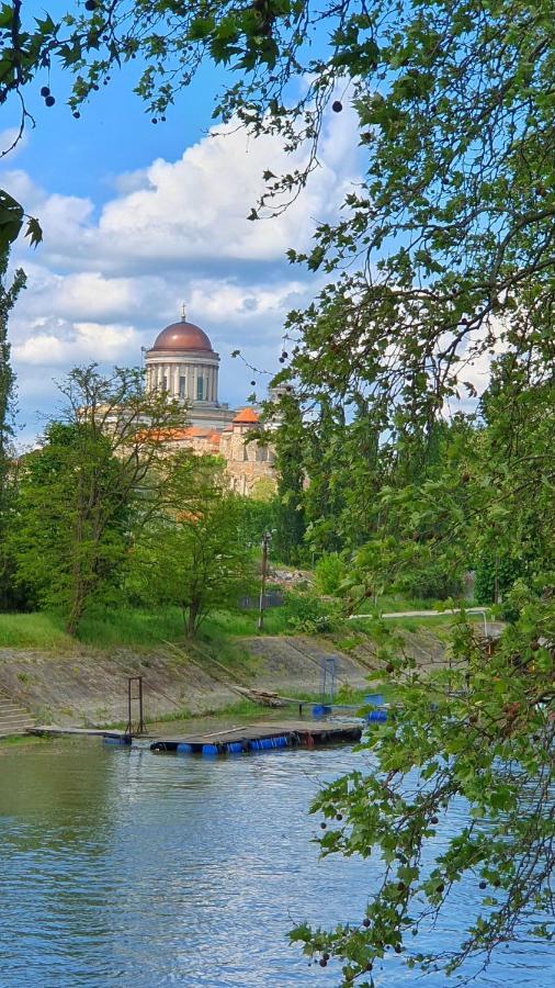 Danubia Apartman Esztergom Esterno foto