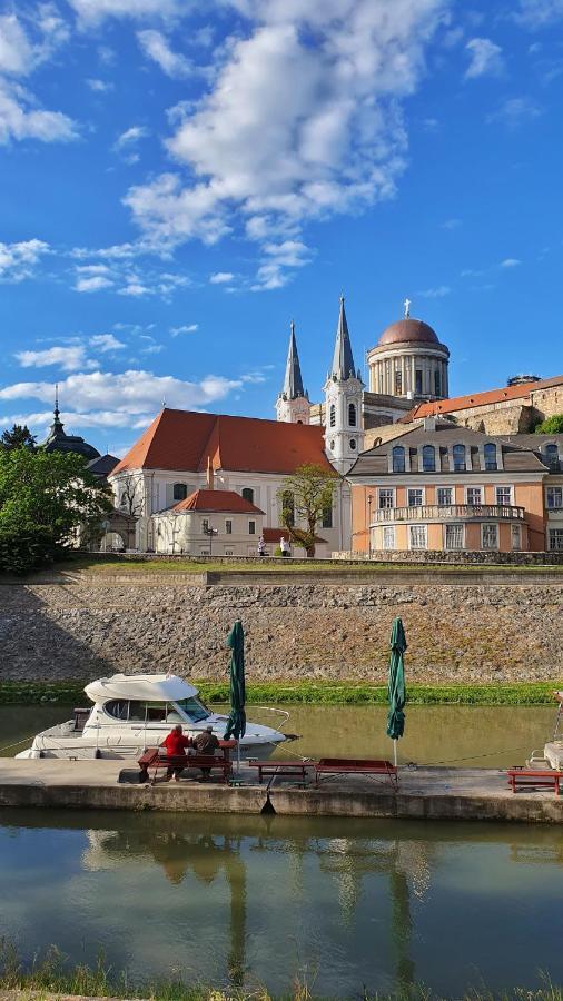 Danubia Apartman Esztergom Esterno foto