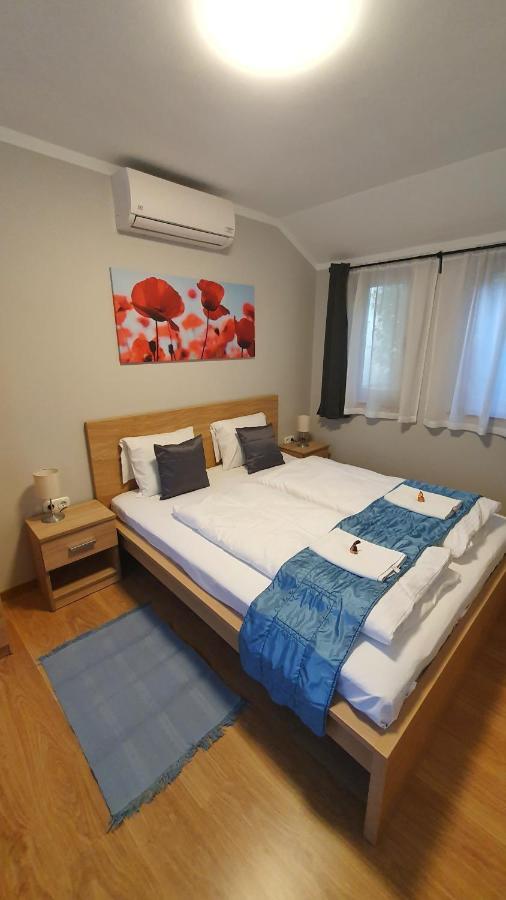 Danubia Apartman Esztergom Esterno foto