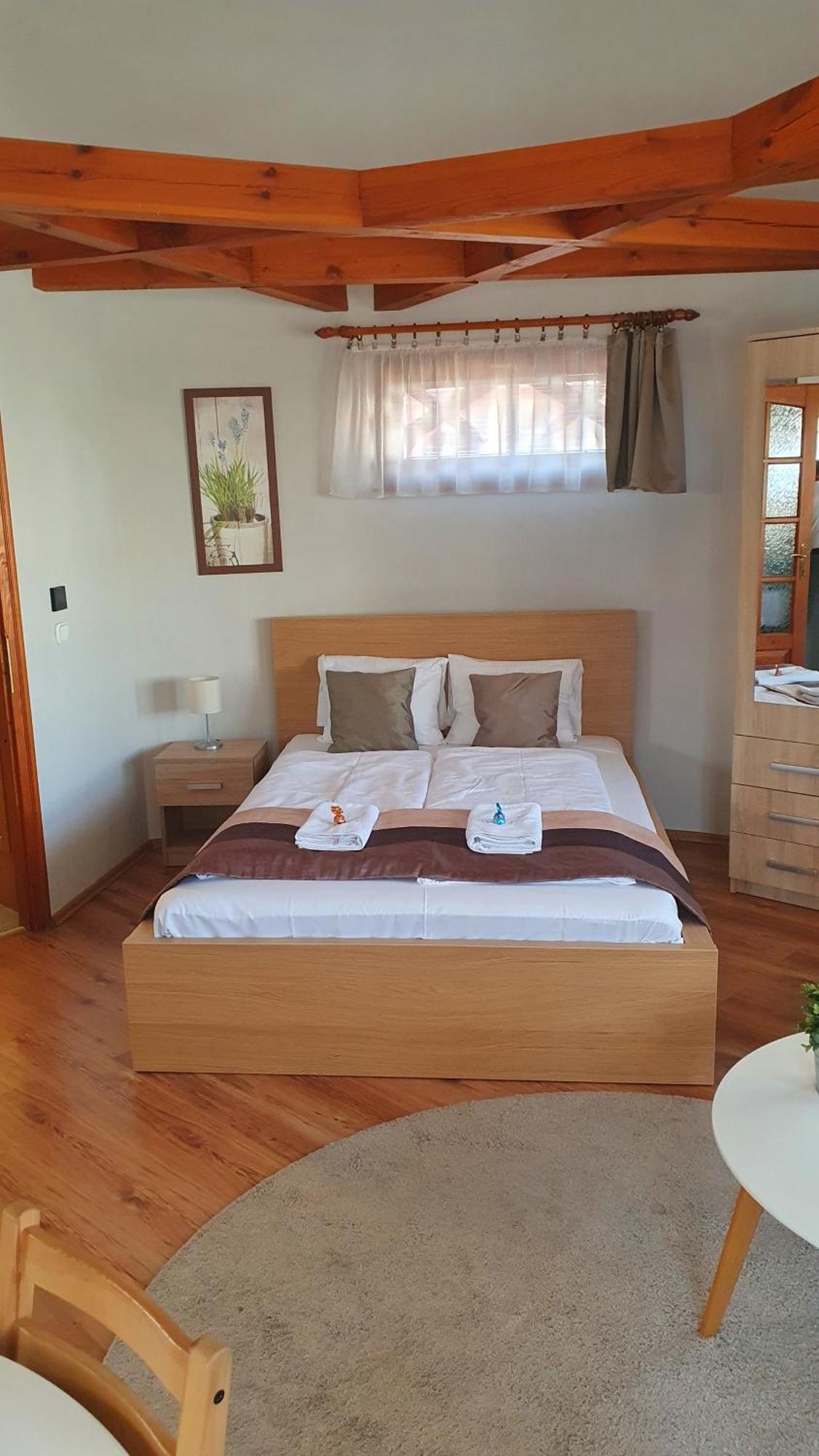 Danubia Apartman Esztergom Camera foto