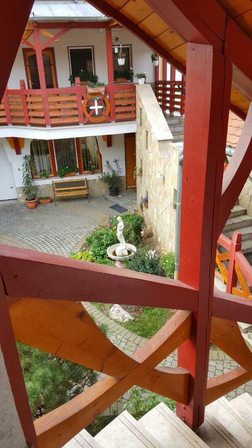 Danubia Apartman Esztergom Esterno foto