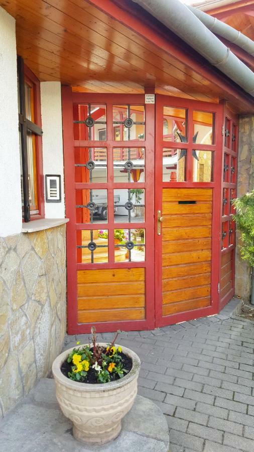 Danubia Apartman Esztergom Esterno foto