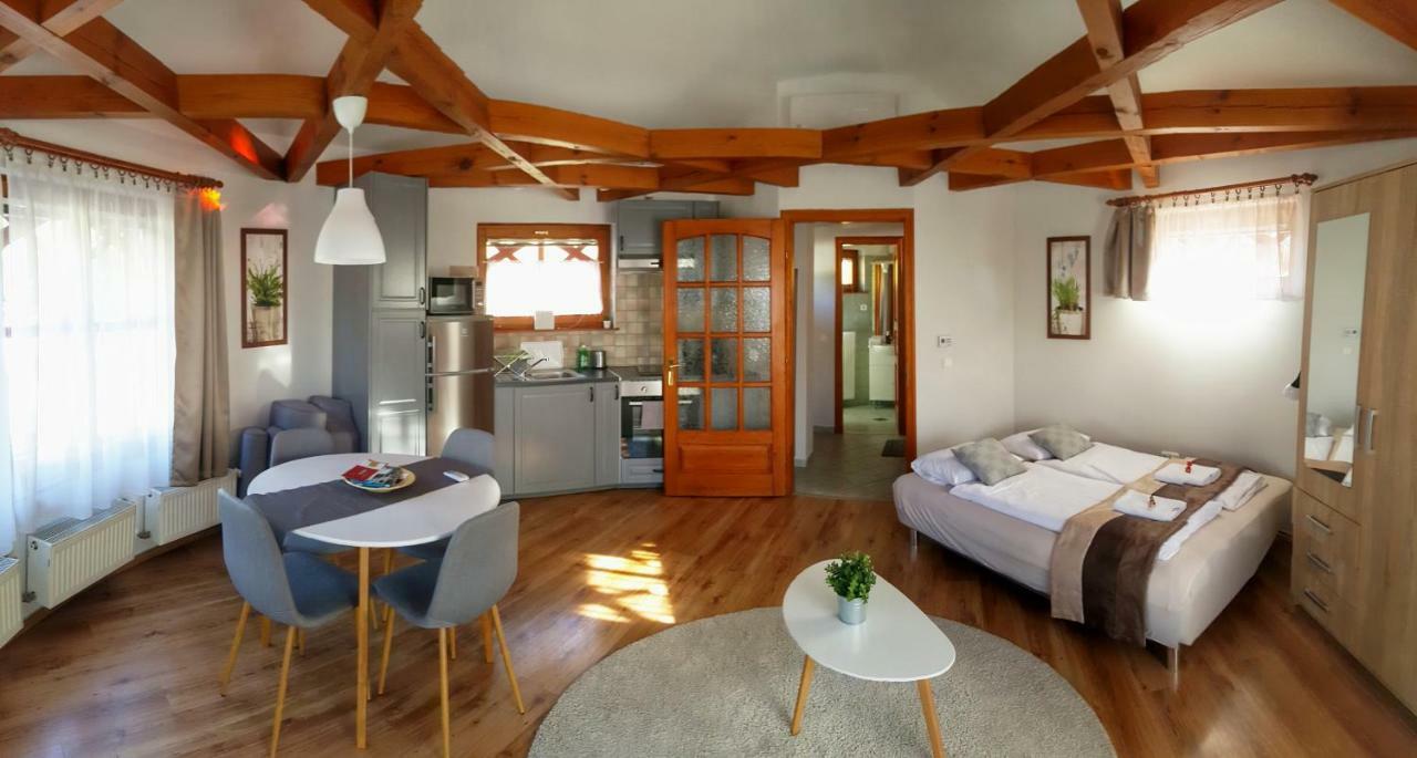 Danubia Apartman Esztergom Esterno foto