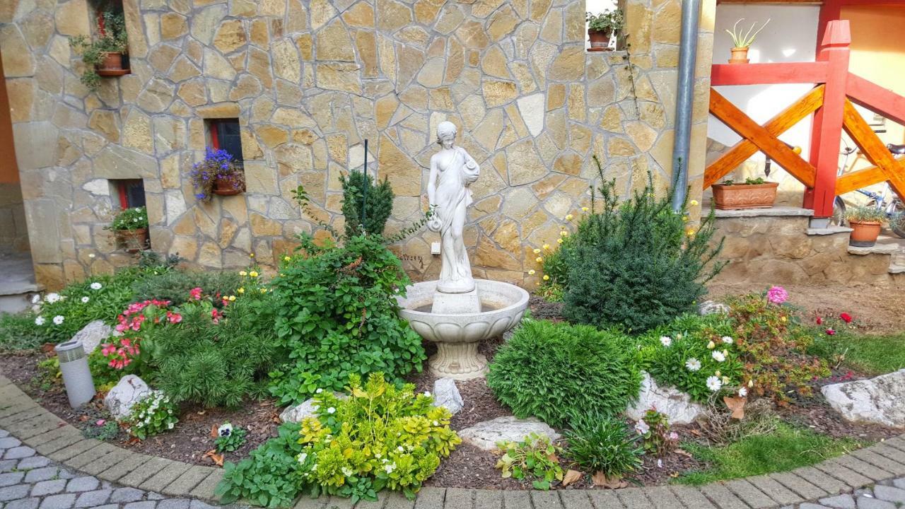 Danubia Apartman Esztergom Esterno foto